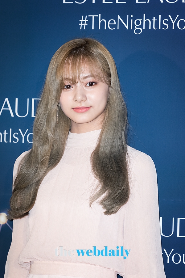 TWICE(트와이스) 쯔위, 에스티로더 신상품 포토월 현장