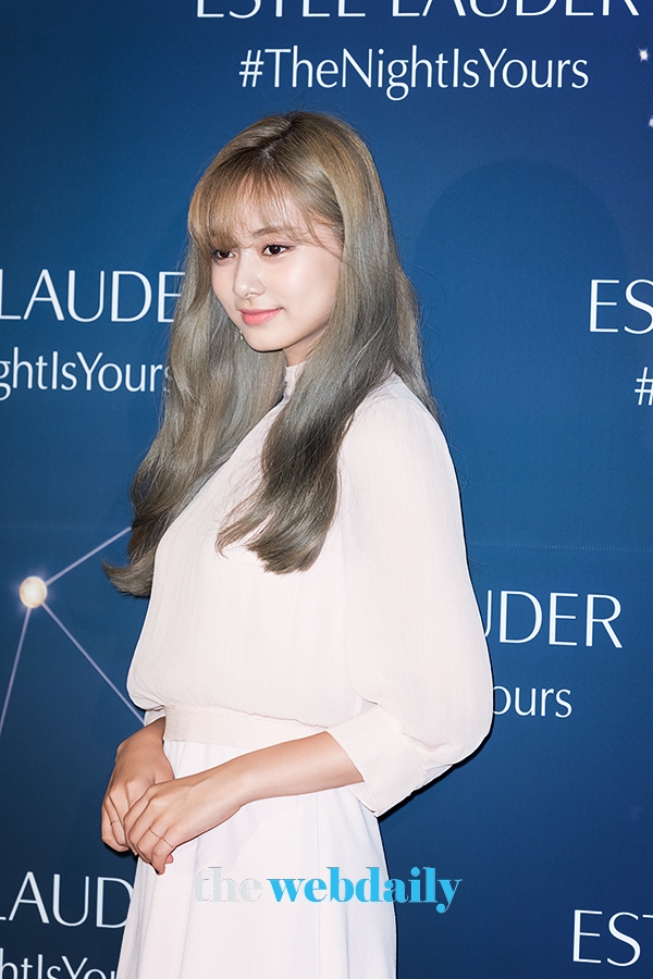TWICE(트와이스) 쯔위, 에스티로더 신상품 포토월 현장