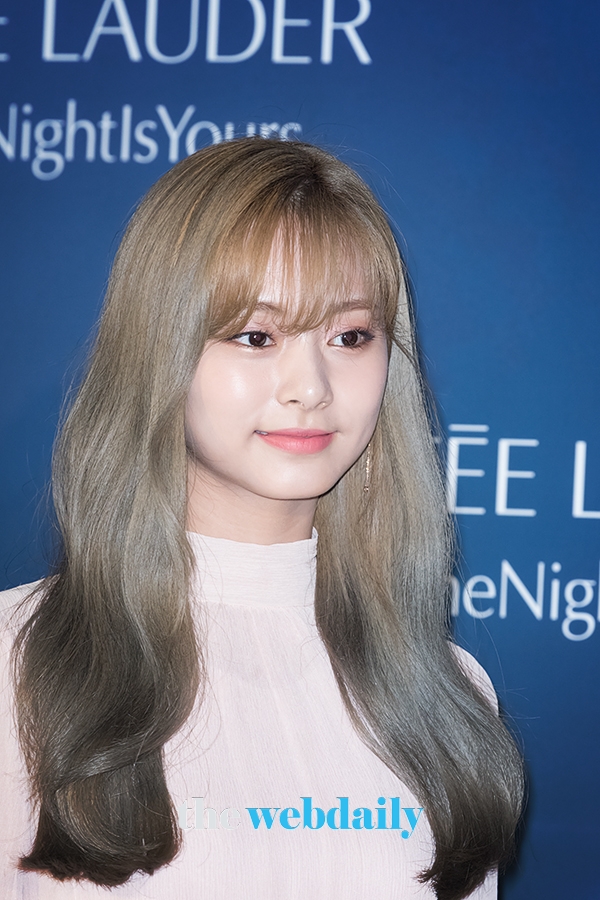 TWICE(트와이스) 쯔위, 에스티로더 신상품 포토월 현장