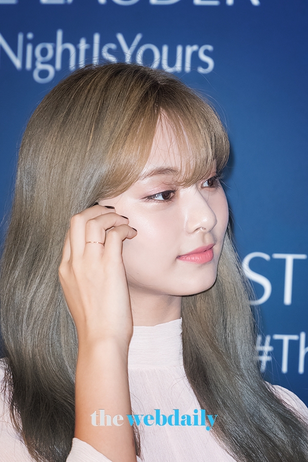 TWICE(트와이스) 쯔위, 에스티로더 신상품 포토월 현장