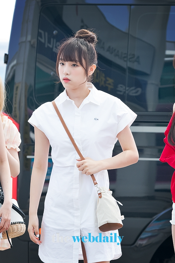 아이즈원(IZONE) 최예나, 인천국제공항 출국 현장