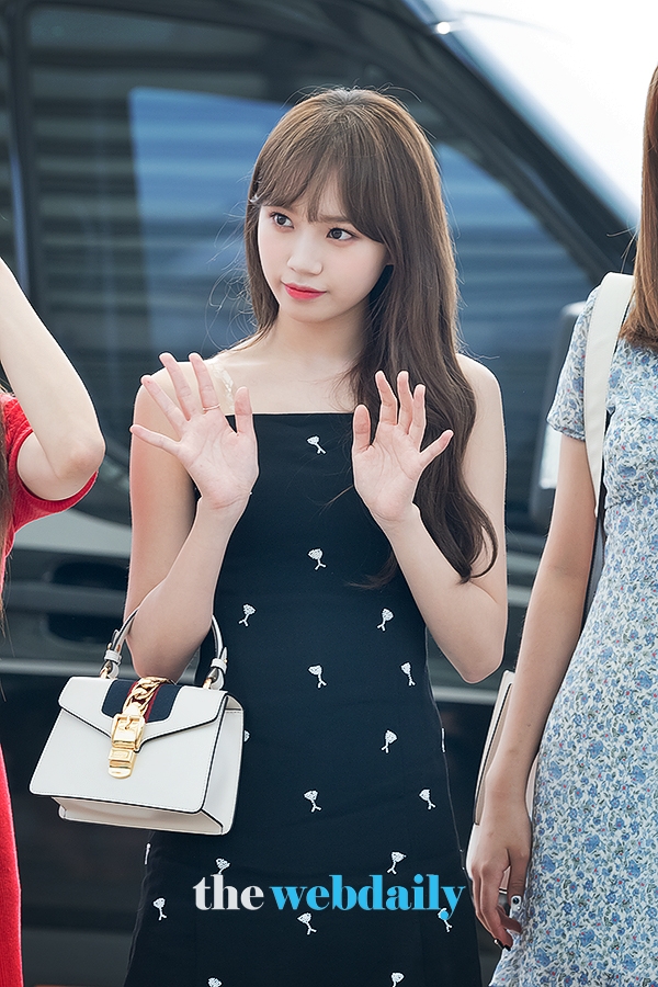 아이즈원(IZONE) 김채원, 인천국제공항 출국 현장