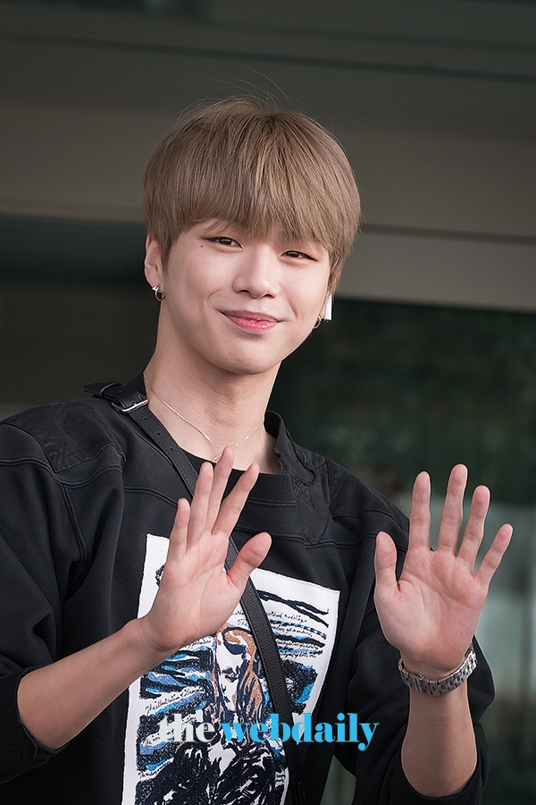강다니엘, 인천국제공항 출국 현장