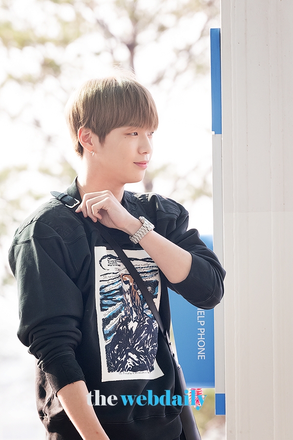강다니엘, 인천국제공항 출국 현장