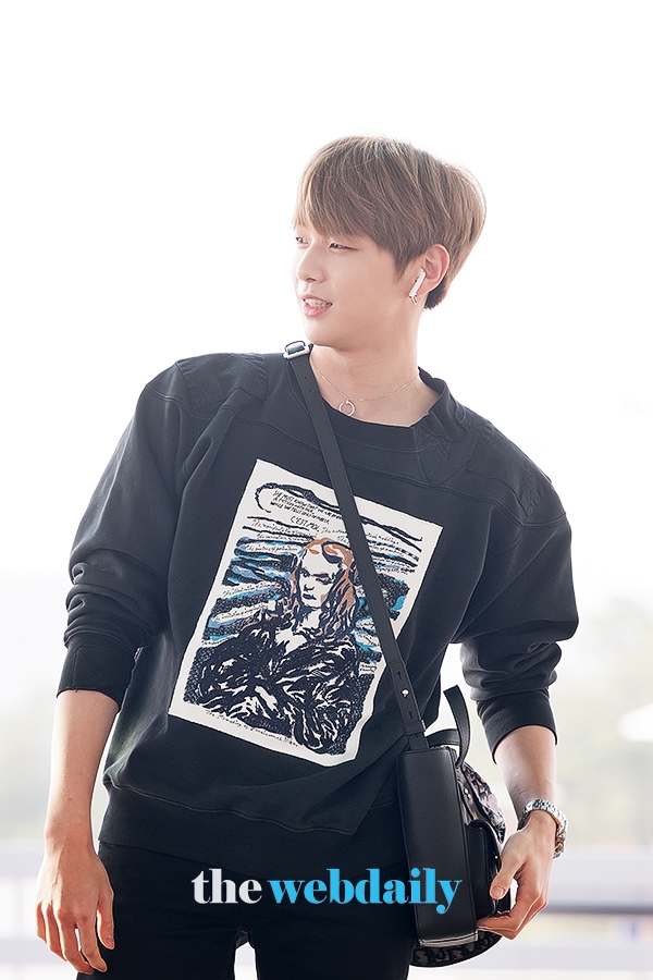 강다니엘, 인천국제공항 출국 현장