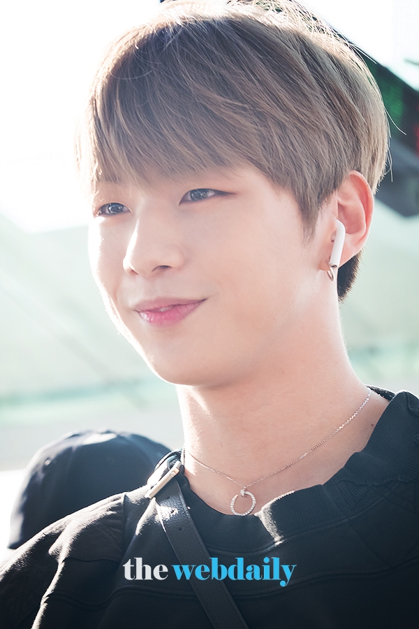 강다니엘, 인천국제공항 출국 현장