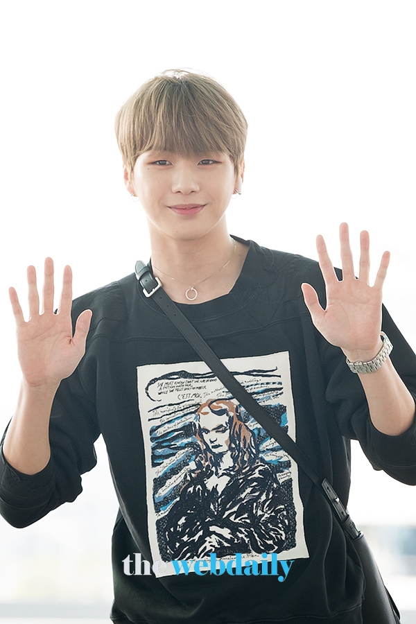 강다니엘, 인천국제공항 출국 현장