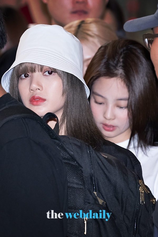 BLACKPINK(블랙핑크) 리사-제니, 인천국제공항 입국 현장