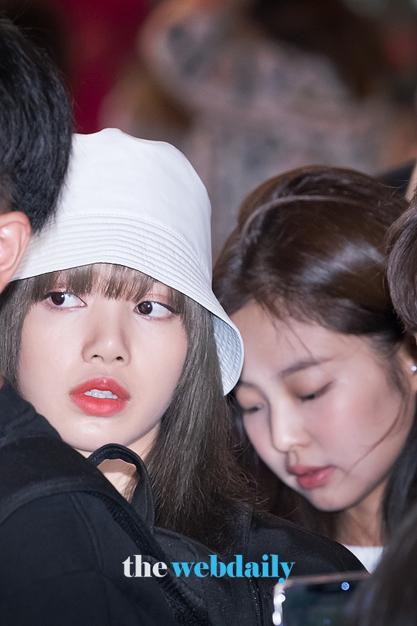 BLACKPINK(블랙핑크) 리사-제니, 김포국제공항 출국 현장