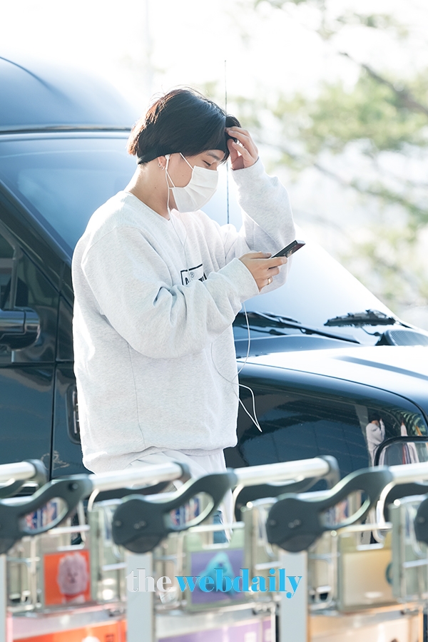아이콘(iKON) 동혁, 김포국제공항 출국 현장