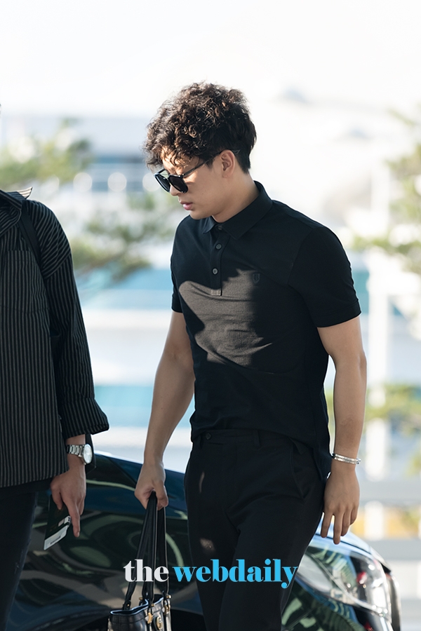 아이콘(iKON) 송윤형, 김포국제공항 출국 현장