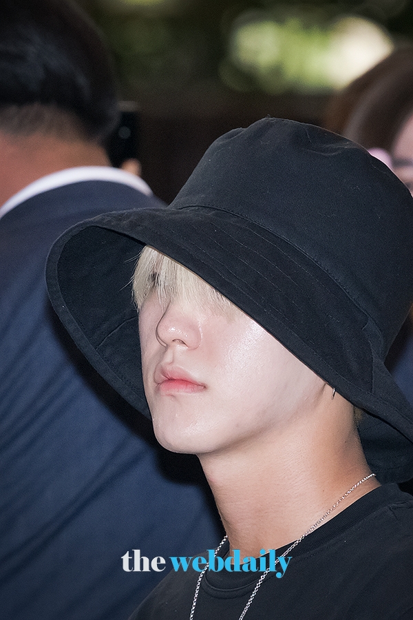 세븐틴(Seventeen) 호시, 김포국제공항 출국 현장