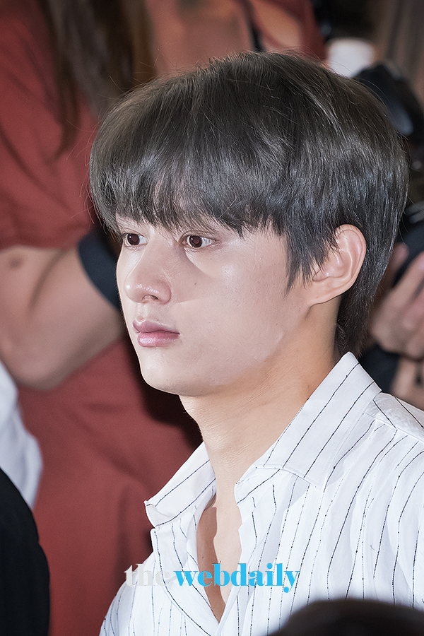 세븐틴(Seventeen) 준, 김포국제공항 출국 현장