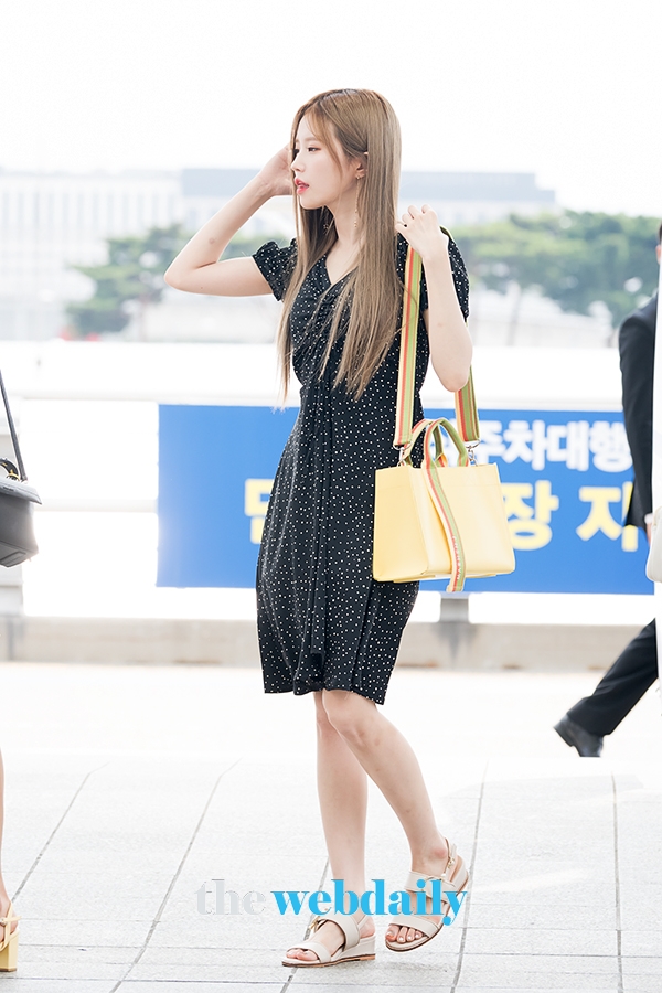 프로미스나인(fromis_9) 송하영, 인천국제공항 출국 현장