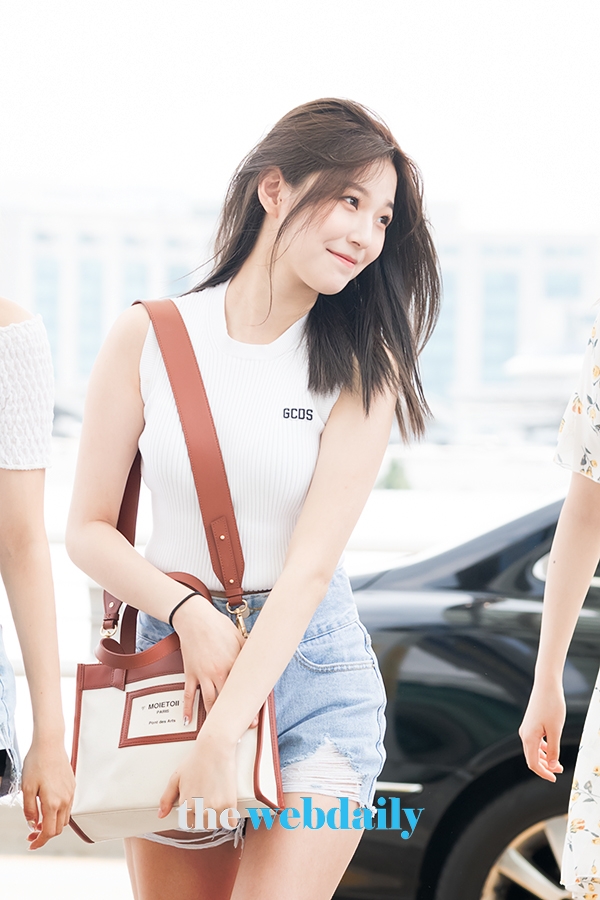 프로미스나인(fromis_9) 백지헌, 인천국제공항 출국 현장