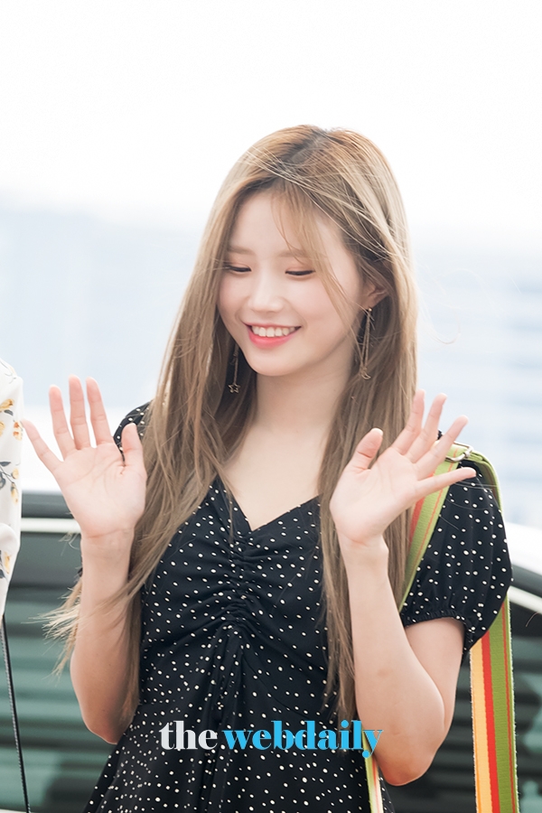 프로미스나인(fromis_9) 송하영, 인천국제공항 출국 현장