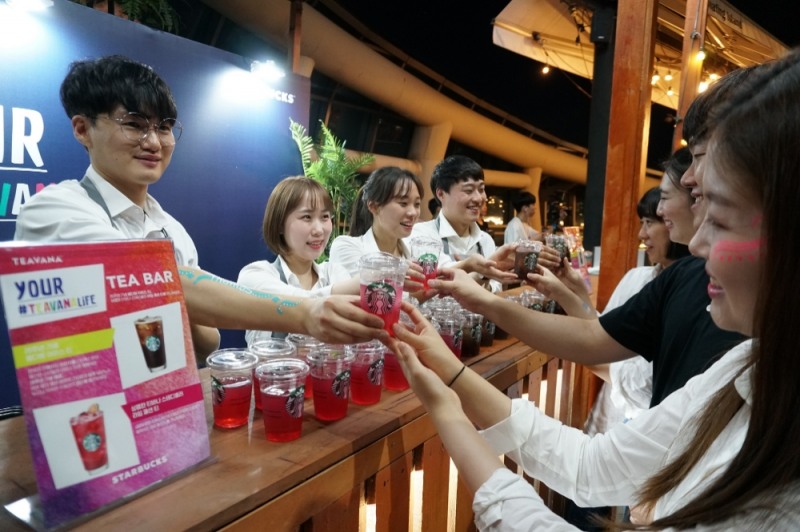 스타벅스, 200명 고객과 함께한 ‘티바나 선셋 페스티벌’ 마무리