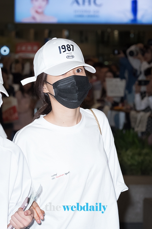 아이즈원(IZONE) 강혜원, 인천국제공항 출국 현장