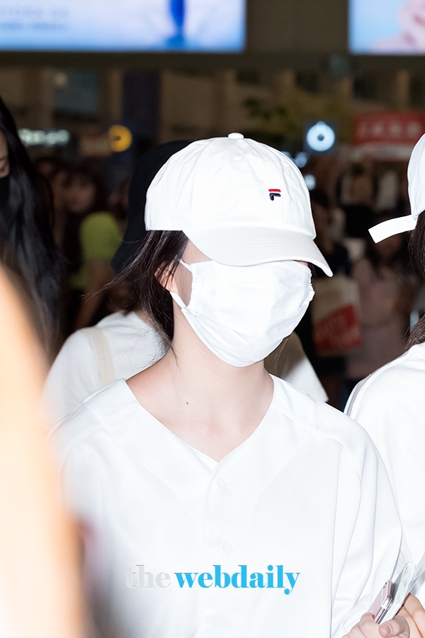 아이즈원(IZONE) 조유리, 인천국제공항 출국 현장