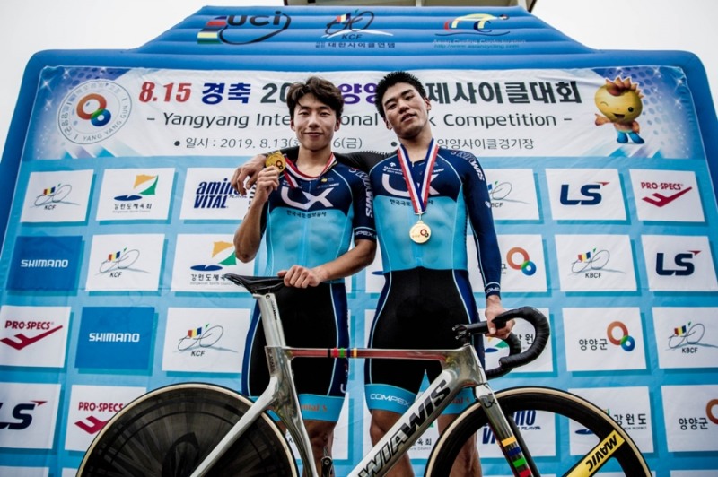 한국국토정보공사(LX, 사장 최창학) 사이클팀(감독 장윤호, 코치 장선재)이 다시금 국내 도로사이클의 최고봉임을 입증했다.(사진=한국국토정보공사)