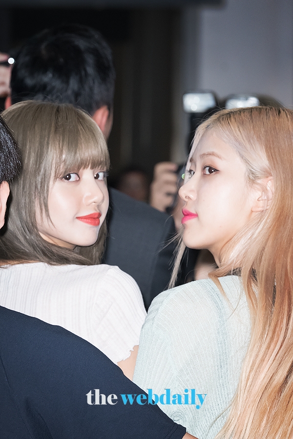 BLACKPINK(블랙핑크) 리사-로제, 김포국제공항 입국 현장