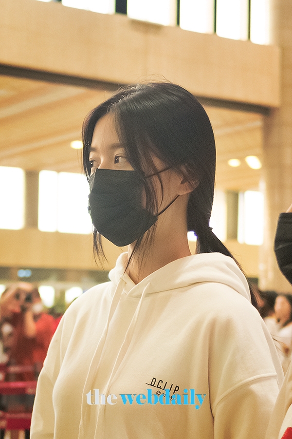 아이즈원(IZONE) 장원영, 김포국제공항 출국 현장