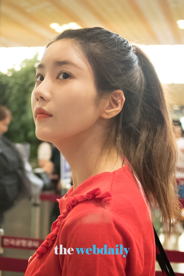 아이즈원(IZONE) 권은비, 김포국제공항 출국 현장
