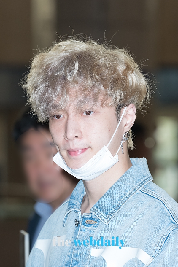 레이, 김포국제공항 출국 현장
