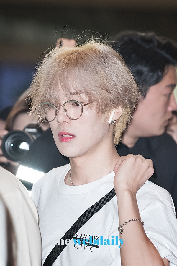 몬스타엑스(MONSTAX) 민혁, 김포국제공항 출국 현장