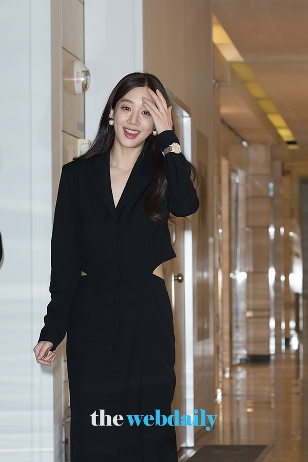 정려원, '데즐링 랑데부 컬렉션' 포토월 행사 현장