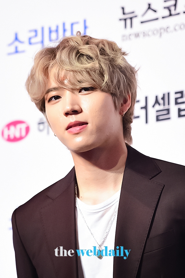 남우현, '2019 소리바다 베스트 케이뮤직 어워즈' 블루카펫 행사