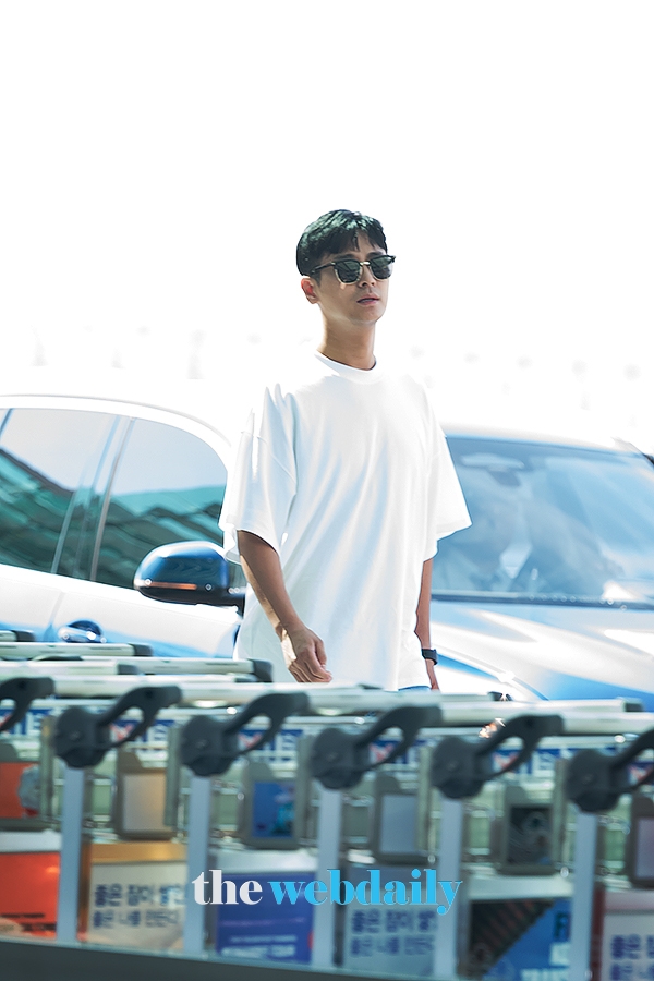 주지훈, 인천국제공항 출국 현장