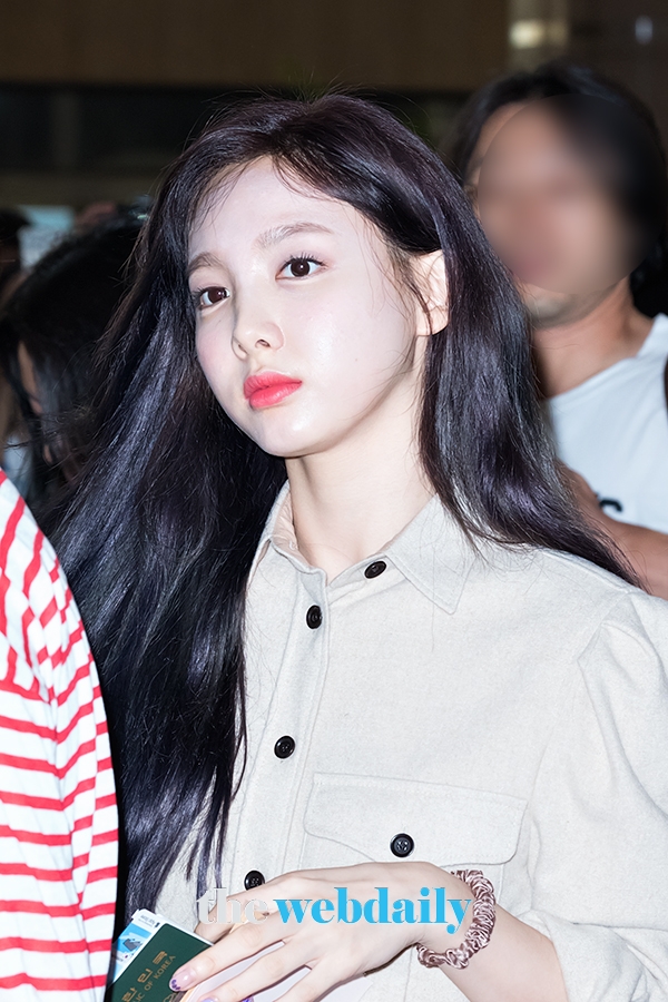 TWICE(트와이스) 나연, 김포국제공항 출국 현장