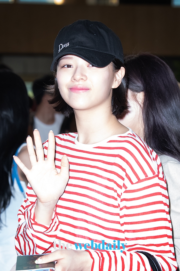 TWICE(트와이스) 정연, 김포국제공항 출국 현장