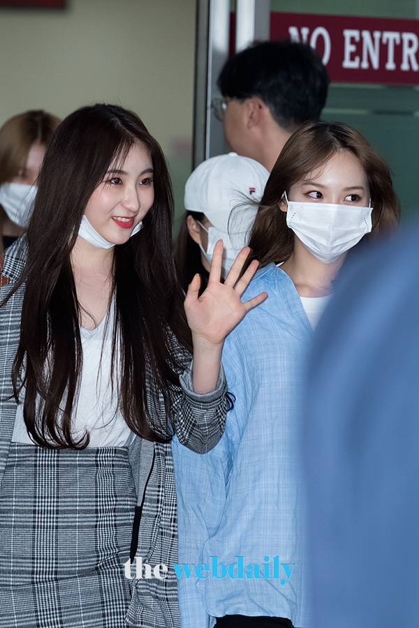 아이즈원(IZONE) 이채연-김채원, 김포국제공항 입국 현장