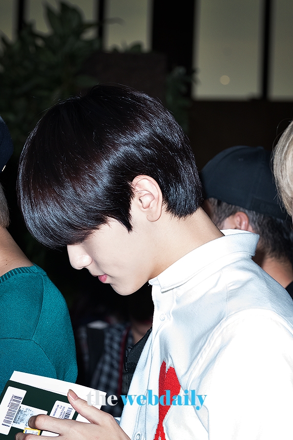 투모로우바이투게더(TXT) 수빈, 김포국제공항 출국 현장