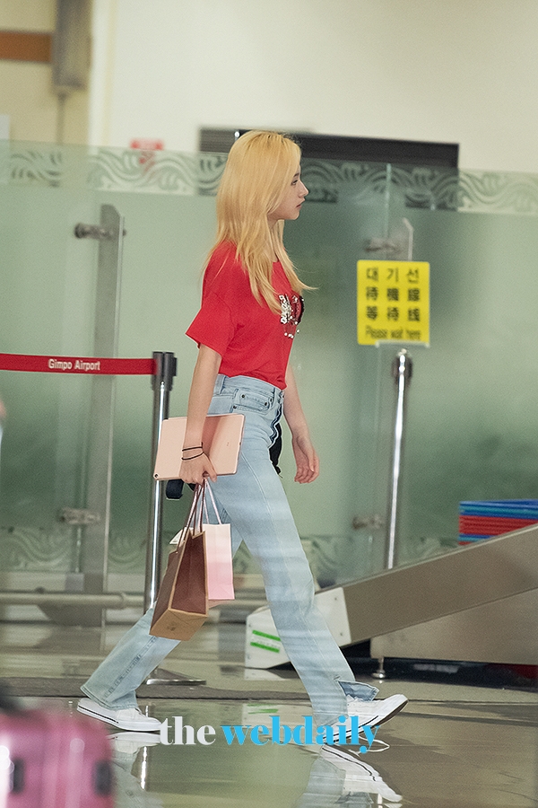 TWICE(트와이스) 사나, 김포국제공항 입국 현장