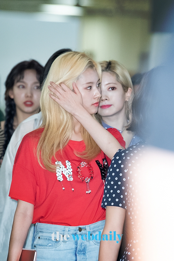 TWICE(트와이스) 사나, 김포국제공항 입국 현장