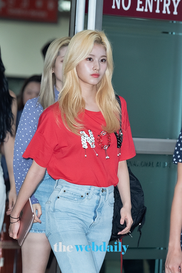 TWICE(트와이스) 사나, 김포국제공항 입국 현장
