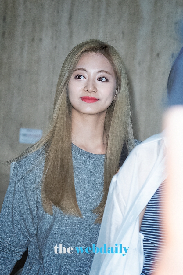 TWICE(트와이스) 쯔위, 김포국제공항 입국 현장