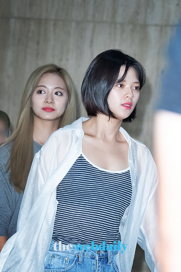 TWICE(트와이스) 쯔위-정연, 김포국제공항 입국 현장
