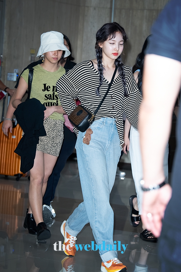 TWICE(트와이스) 채영-나연, 김포국제공항 입국 현장
