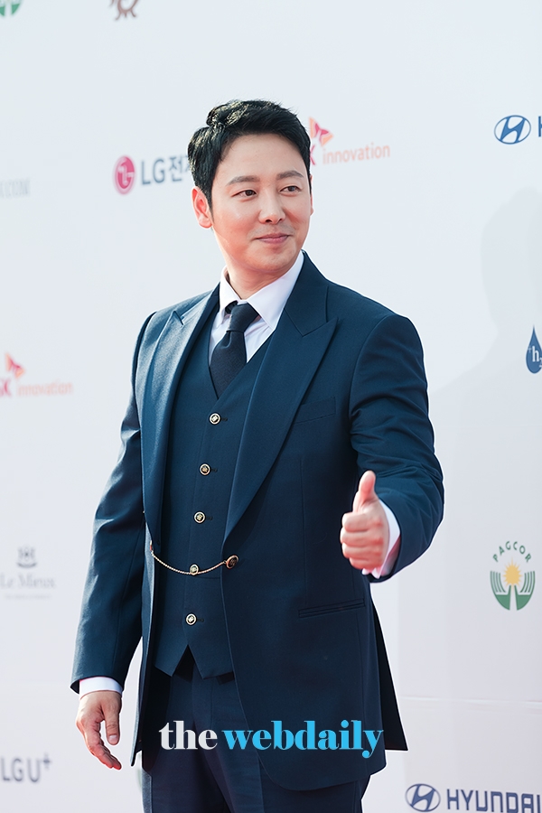 김동욱, 제14회 서울드라마어워즈 레드카펫 행사 현장
