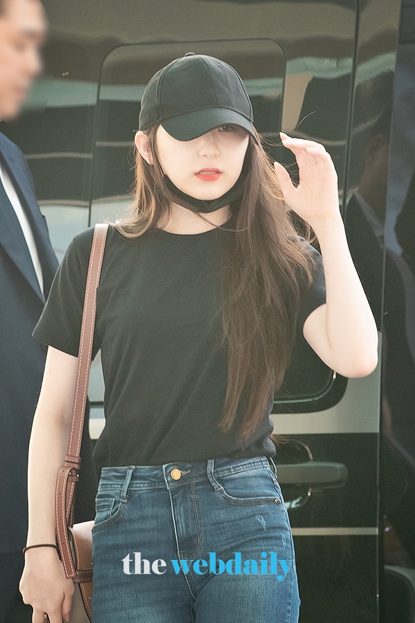 아이즈원(IZONE) 이채연, 인천국제공항 출국 현장