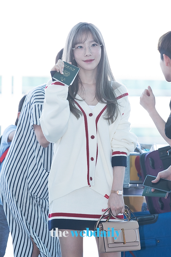 소녀시대 태연, 인천국제공항 출국 현장