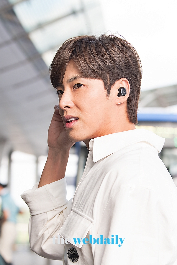 동방신기(TVXQ) 유노윤호, 인천국제공항 출국 현장