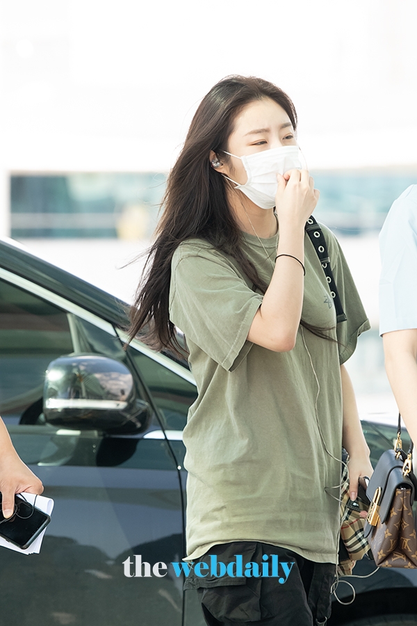 마마무(MAMAMOO) 휘인, 인천국제공항 출국 현장