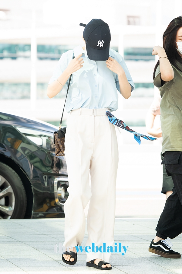 마마무(MAMAMOO) 문별, 인천국제공항 출국 현장