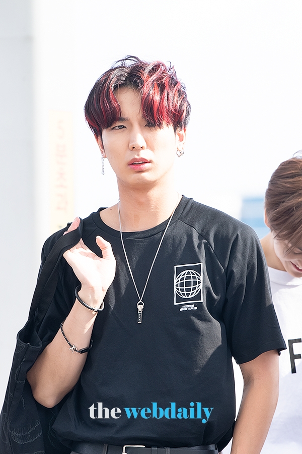 펜타곤(PENTAGON) 유토, 인천국제공항 출국 현장