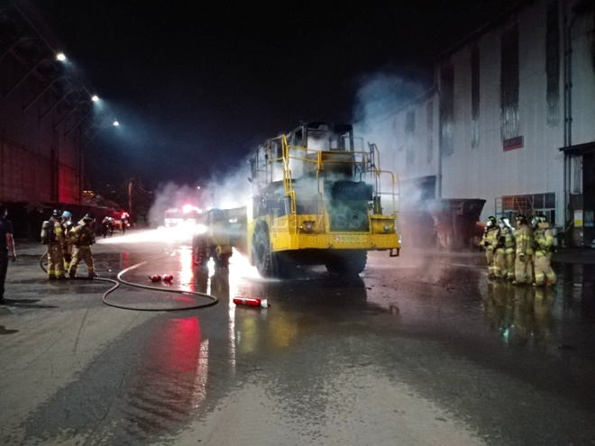 차량화재 현장.(사진제공=부산강서소방서)